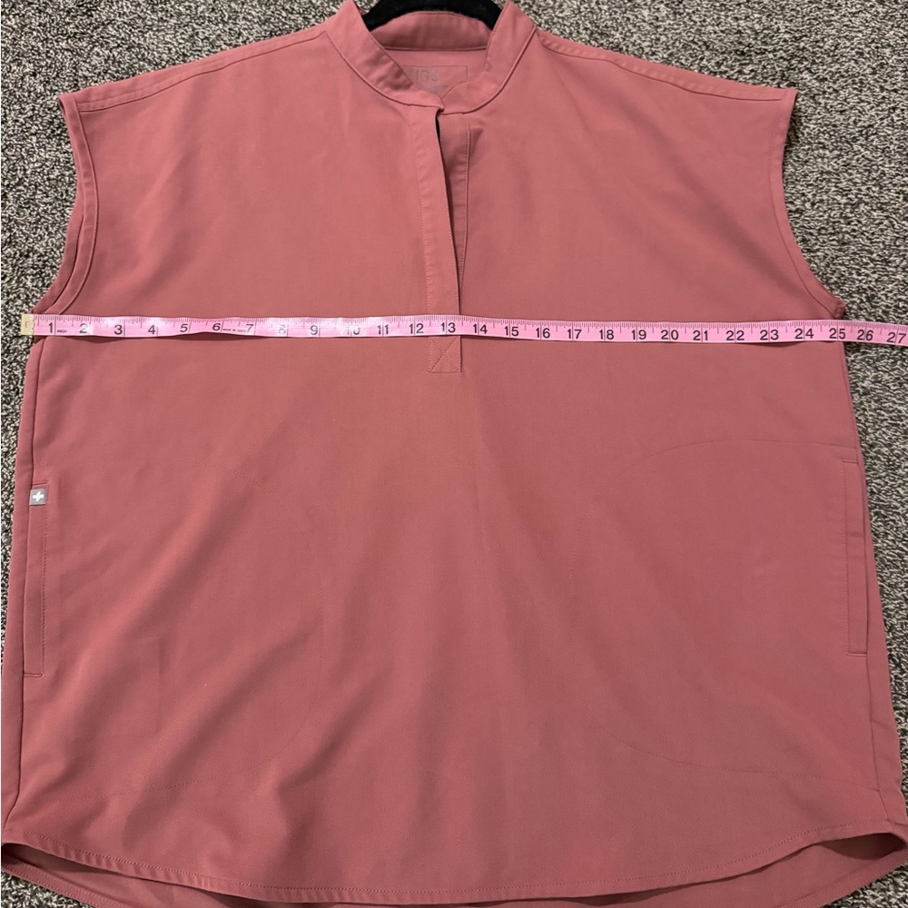 FIGS Rafaela Oversized Scrub Top dusty rose | Size Large - Picture 7 of 8